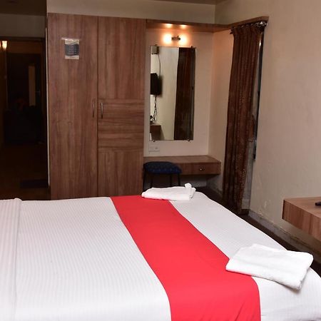 Popular Hotel Pune Eksteriør billede