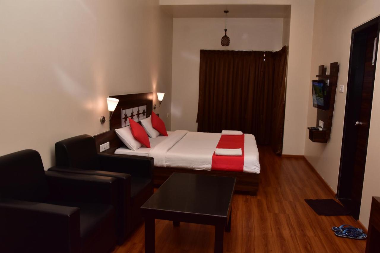 Popular Hotel Pune Eksteriør billede
