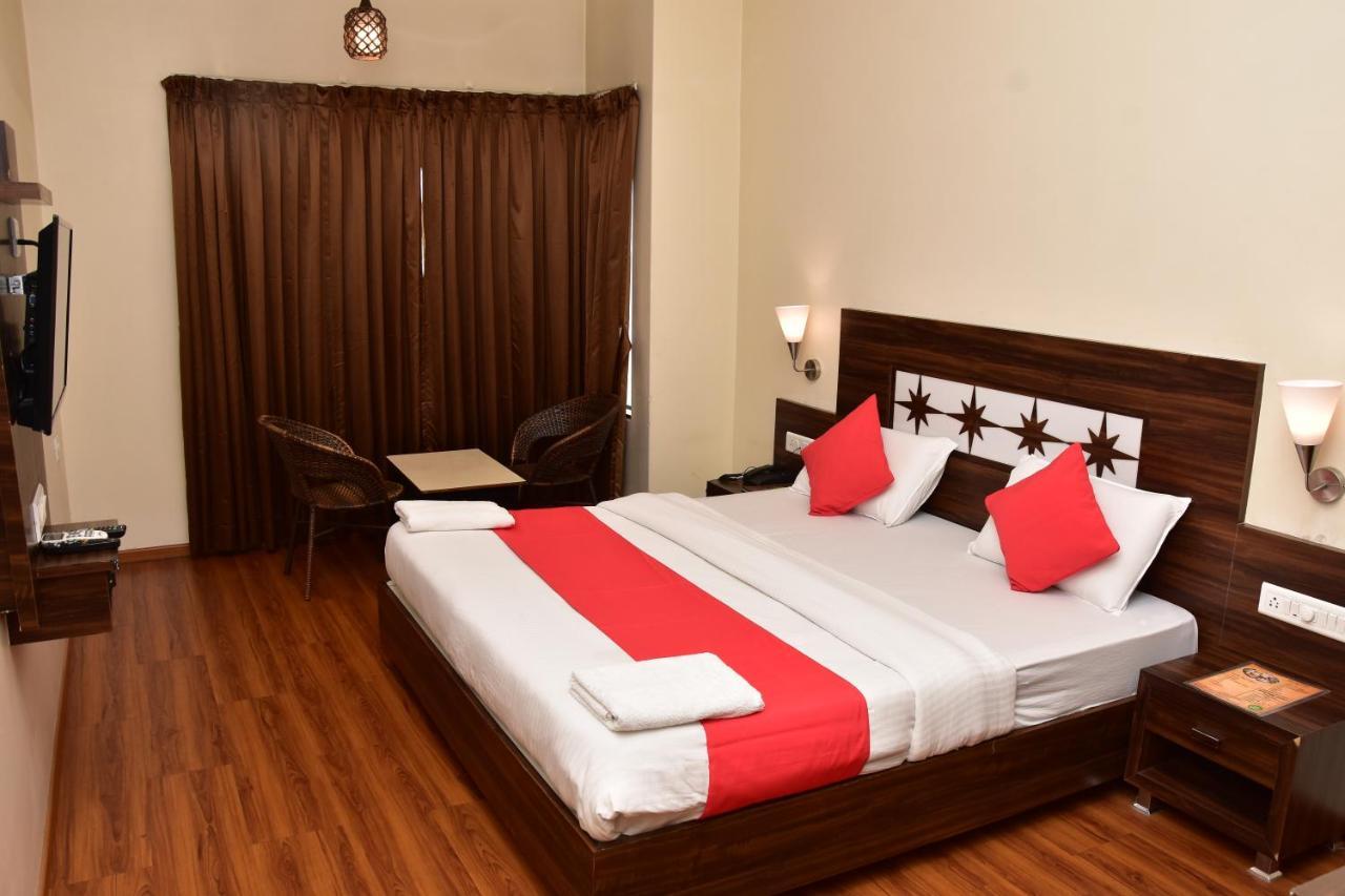 Popular Hotel Pune Eksteriør billede