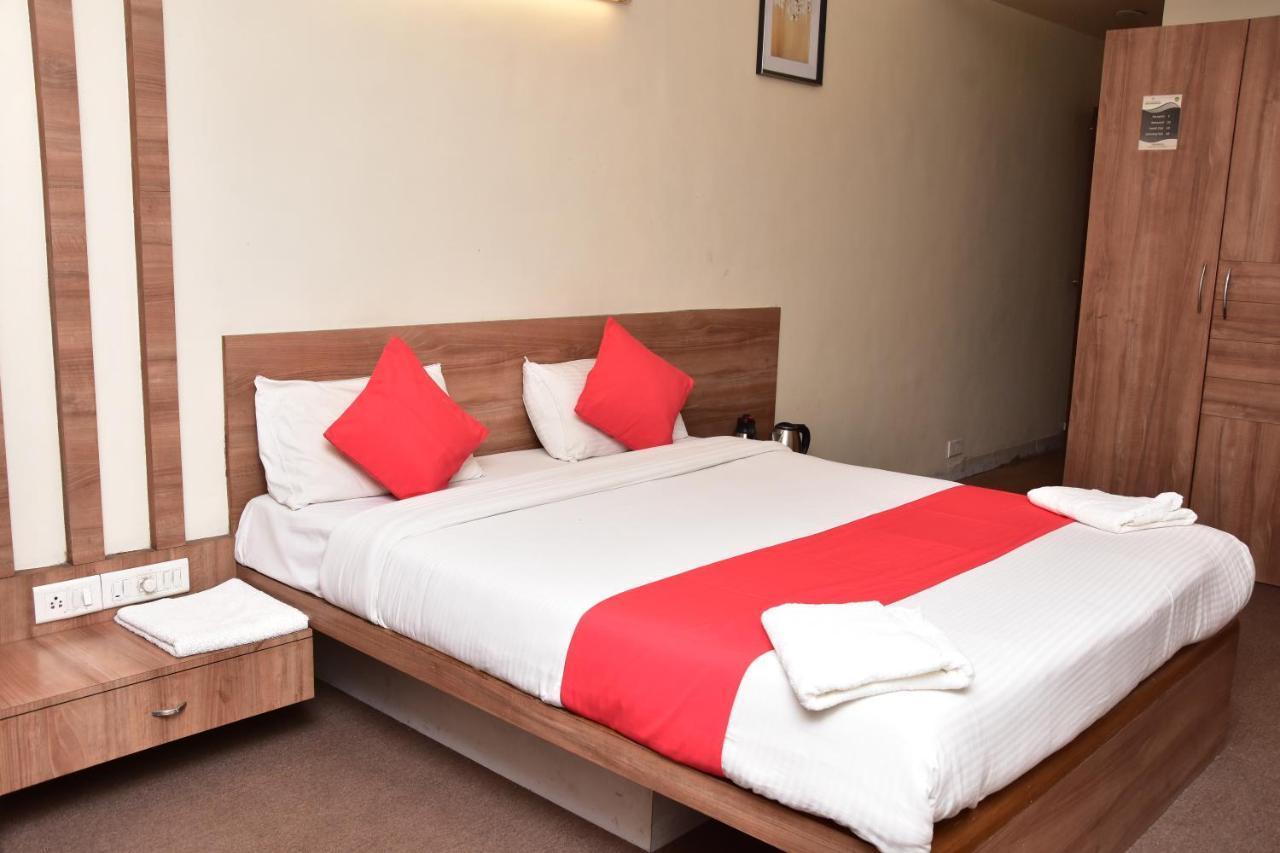 Popular Hotel Pune Eksteriør billede