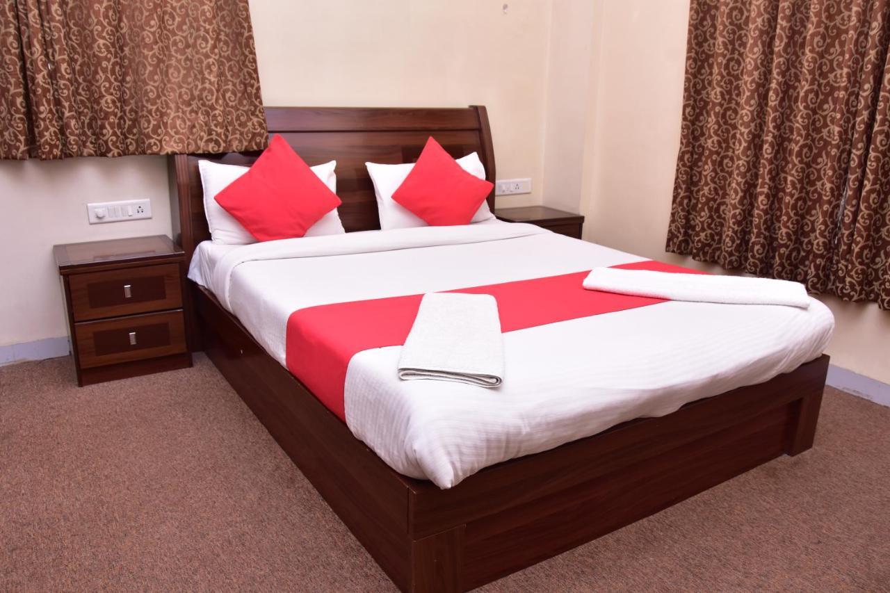 Popular Hotel Pune Eksteriør billede