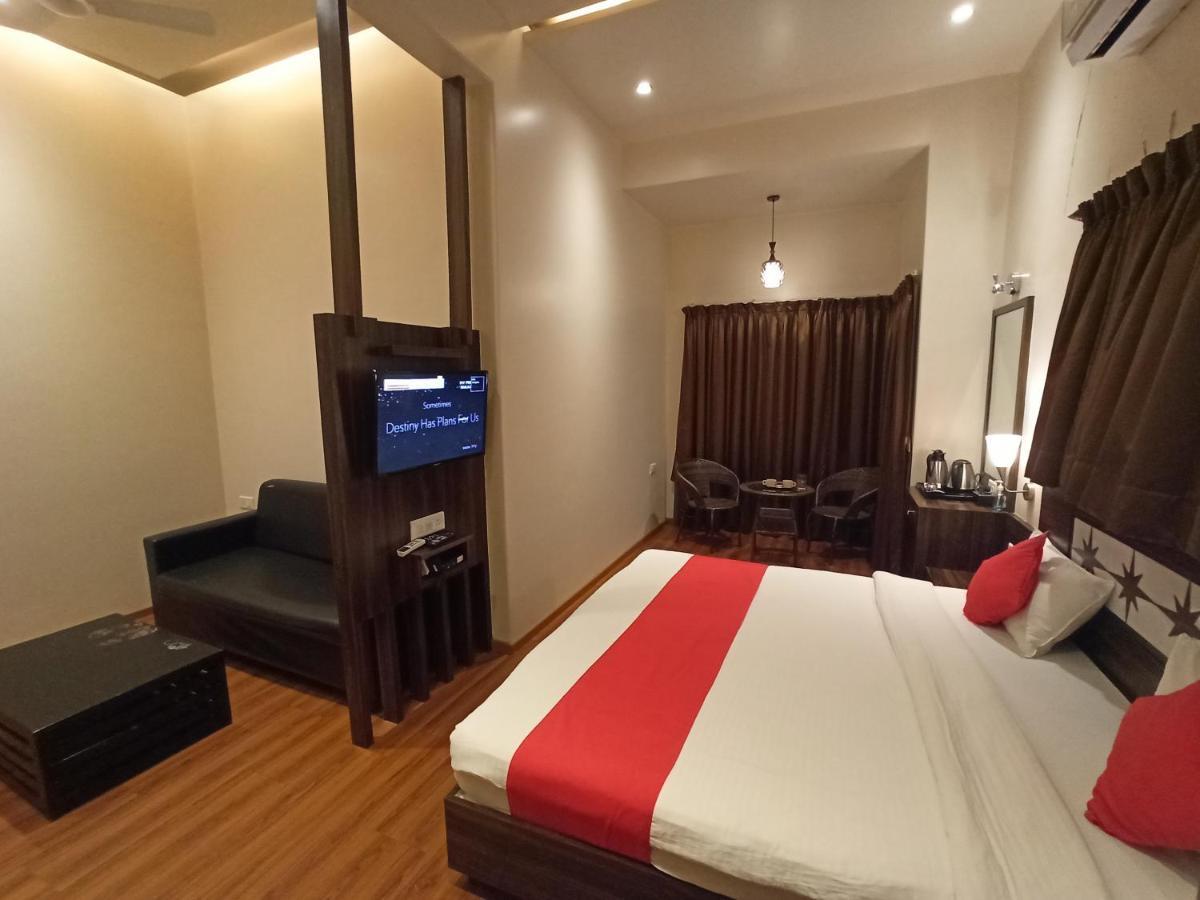 Popular Hotel Pune Eksteriør billede