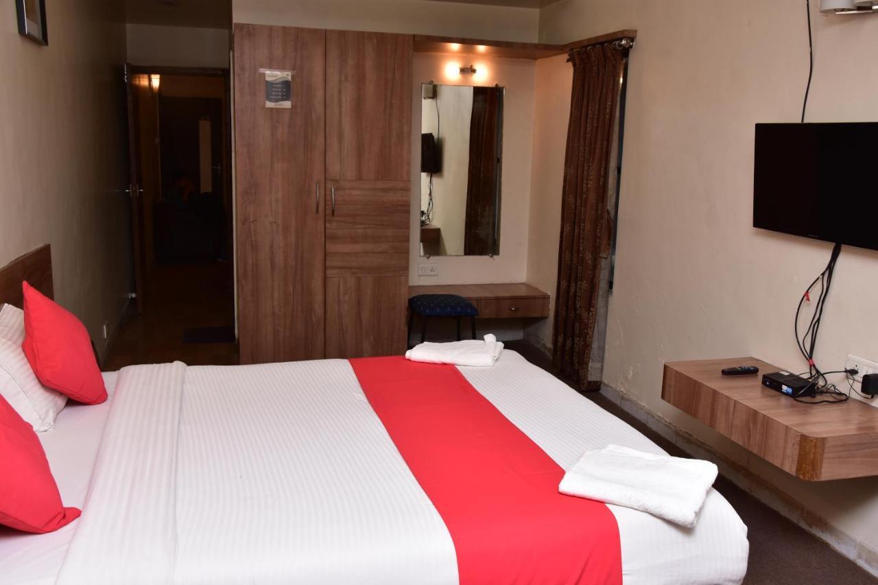 Popular Hotel Pune Eksteriør billede