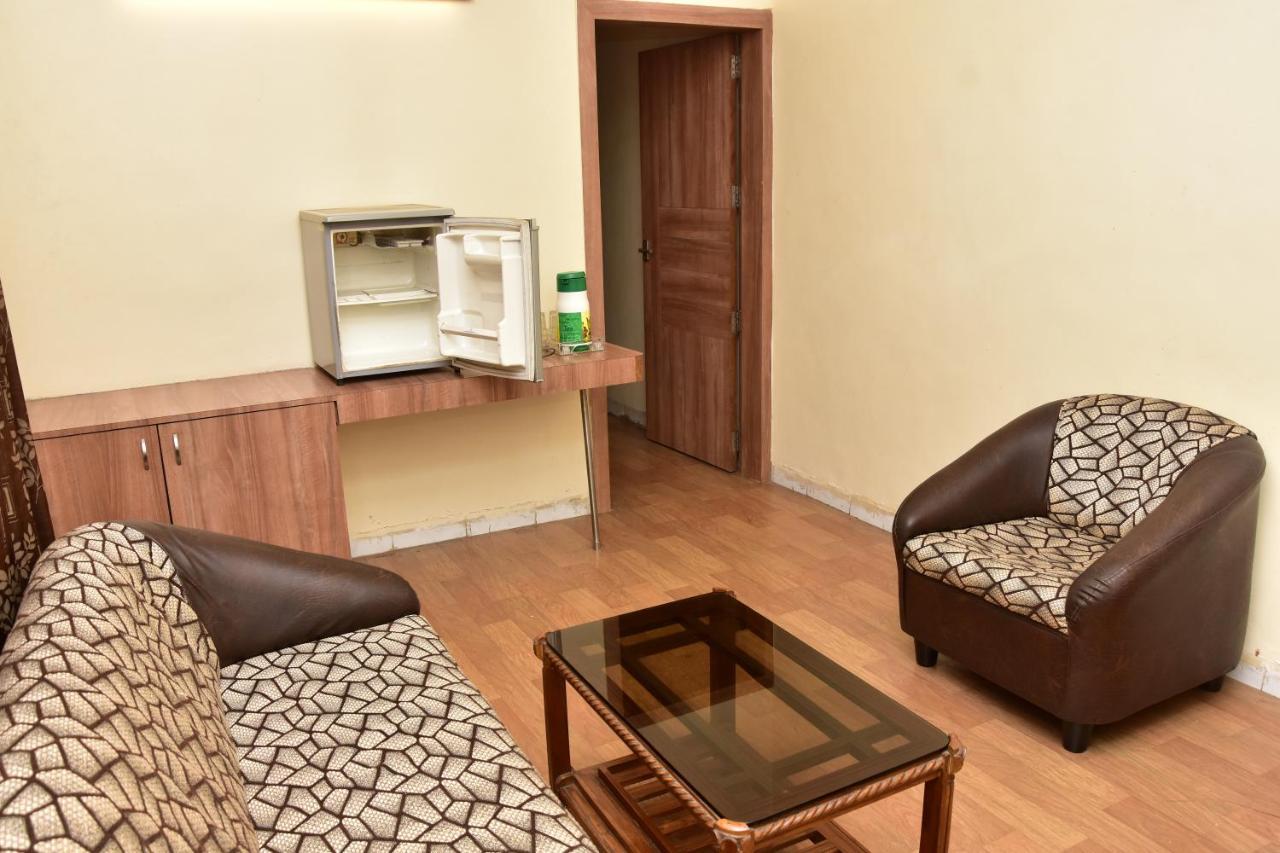 Popular Hotel Pune Eksteriør billede