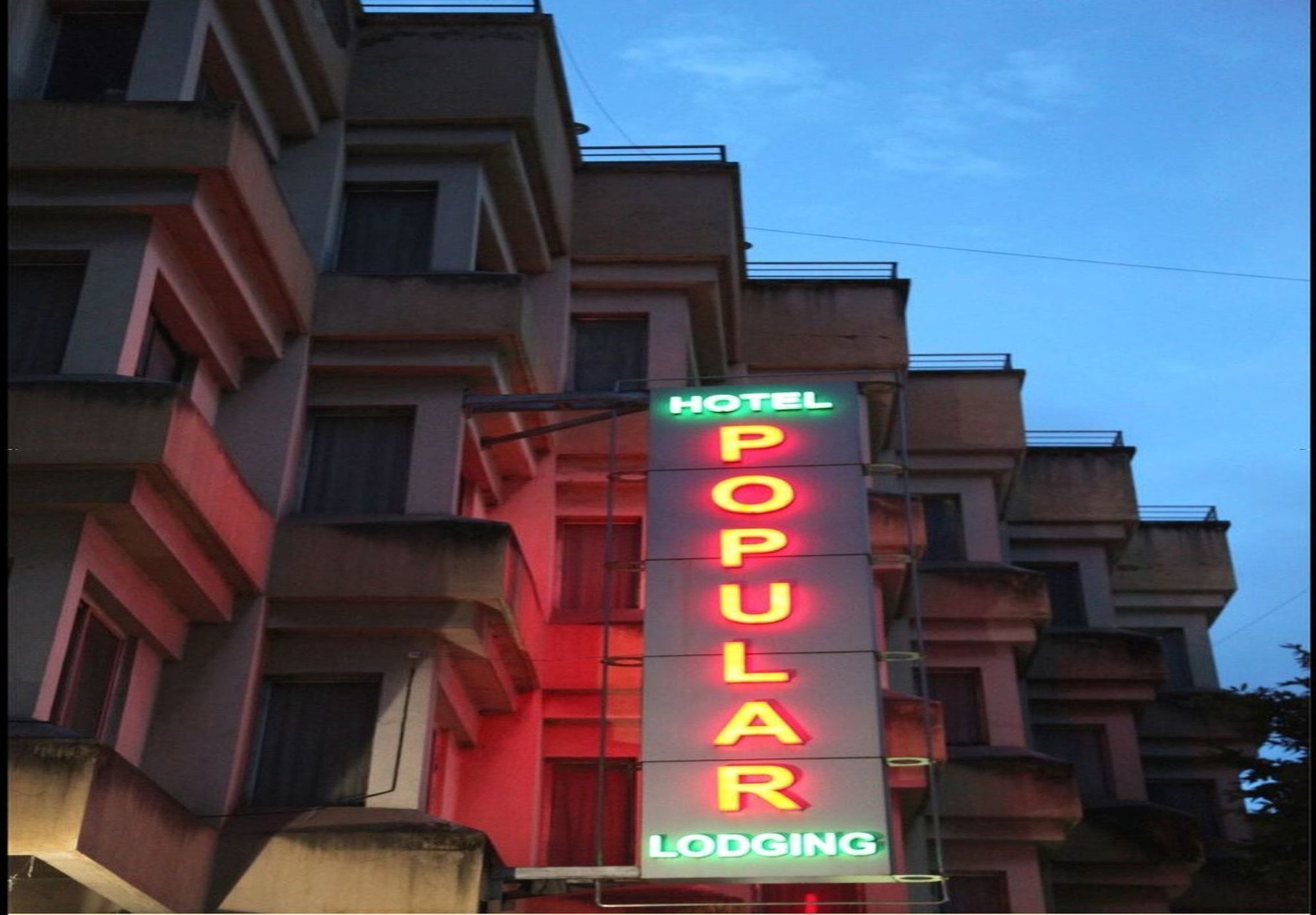 Popular Hotel Pune Eksteriør billede