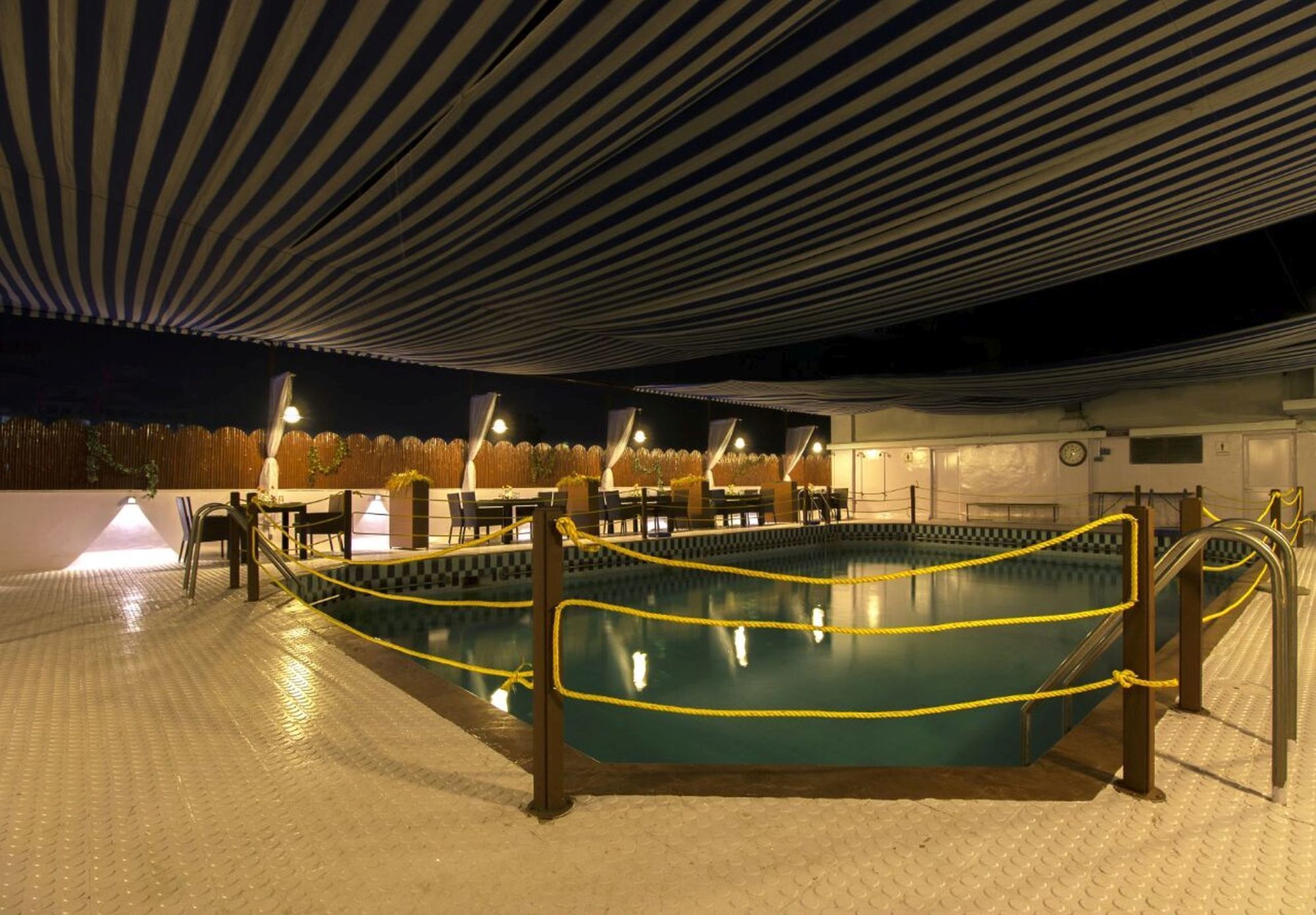 Popular Hotel Pune Eksteriør billede